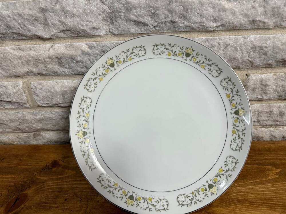 Vintage platter By FINE CHINA- Japan New In Box Rare 12.5" Round Silver plated